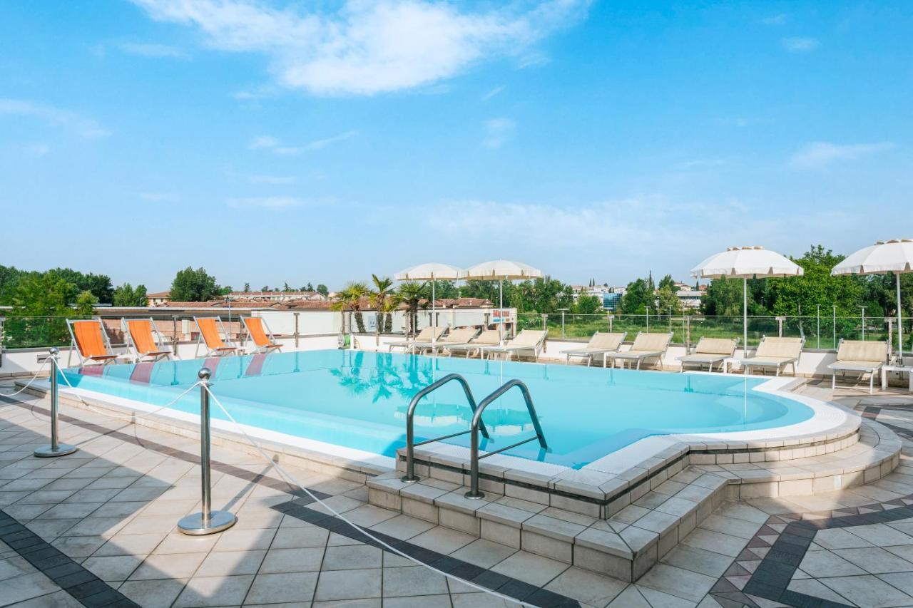 Arena Hotel 3*